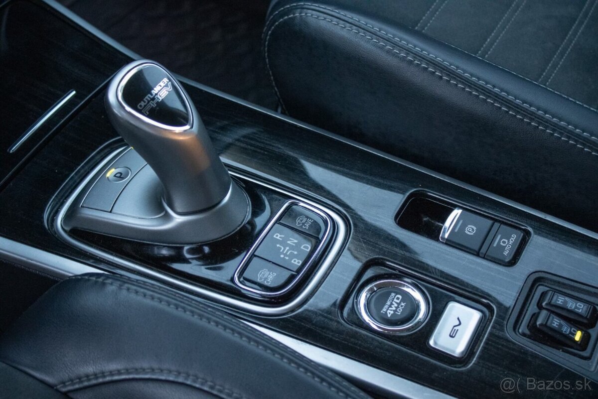 Mitsubishi Outlander 2.0i PHEV Hybrid - ODPOČET DPH - 19