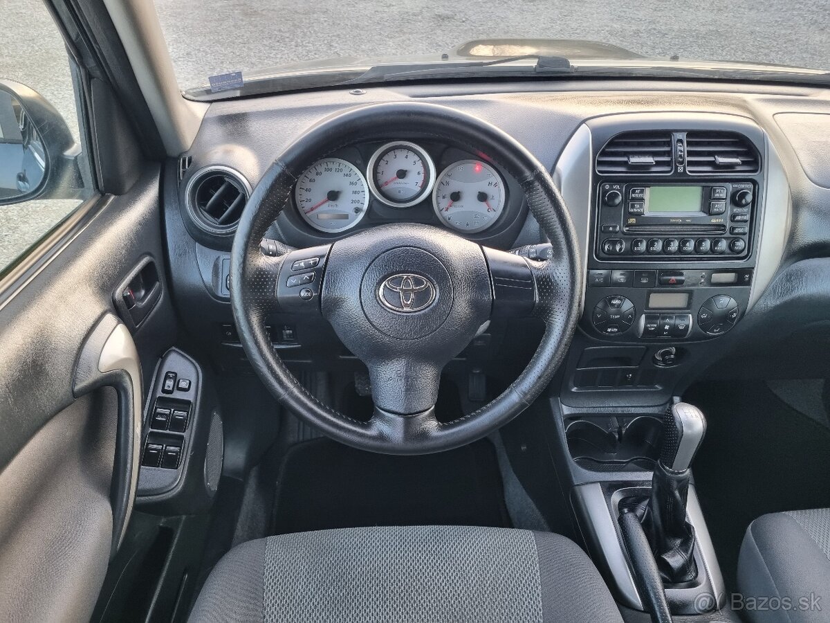 TOYOTA RAV4 2,0D4D 4x4 - 19