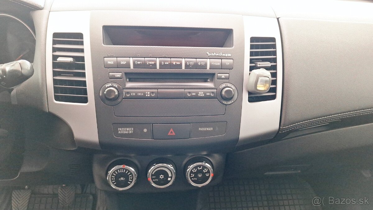 Mitsubishi Outlander - 19