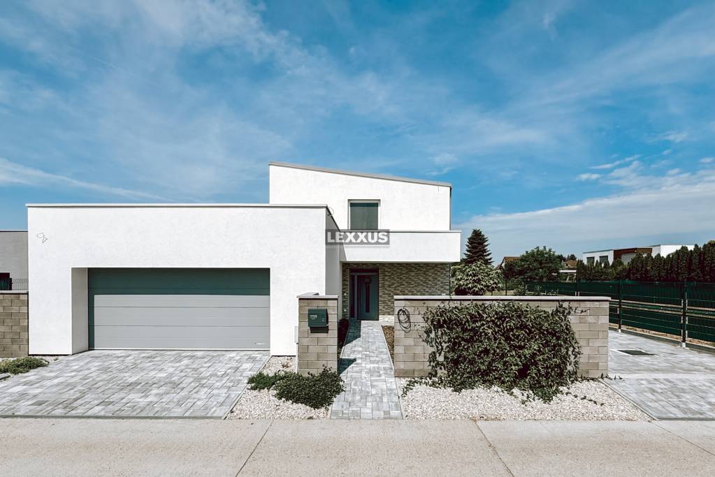 | Moderná novostavba Rodinného domu s krásnym pozemkom v Zál - 19