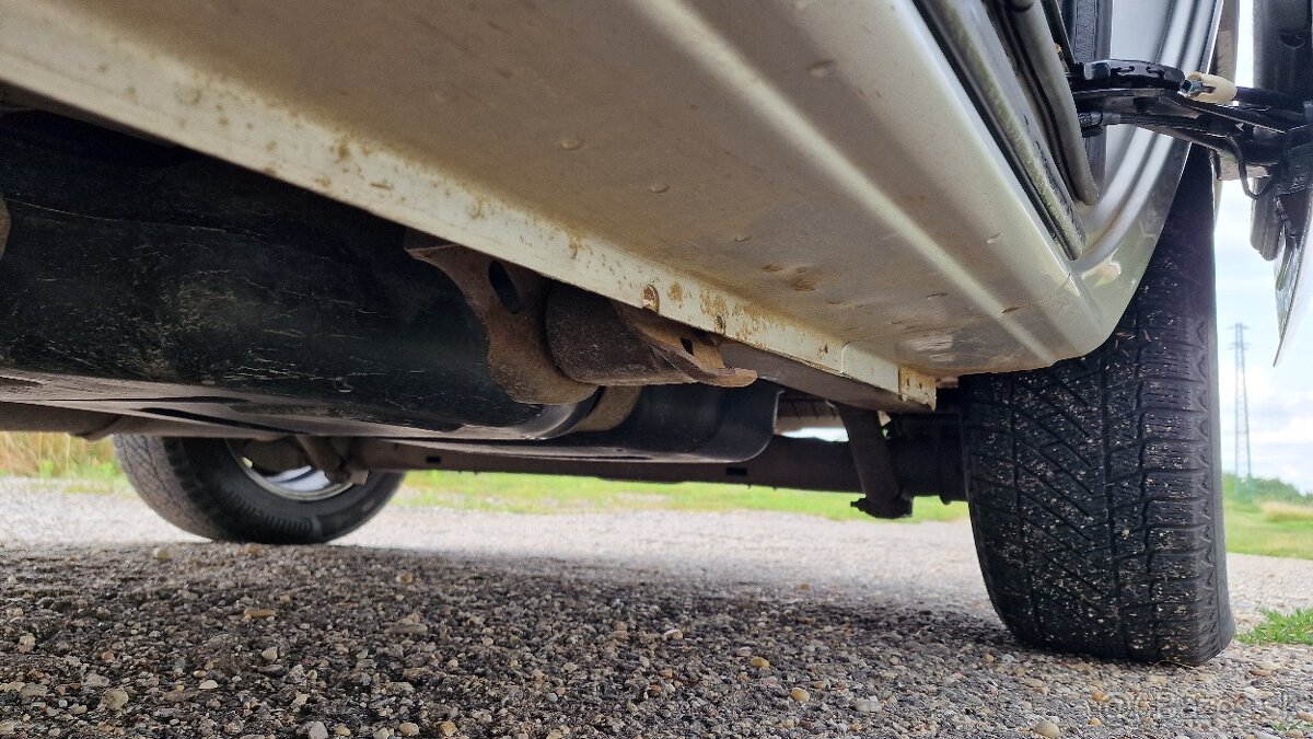 Chrysler Voyager 2.8 CRD automat, 7 miestny, SK auto - 19