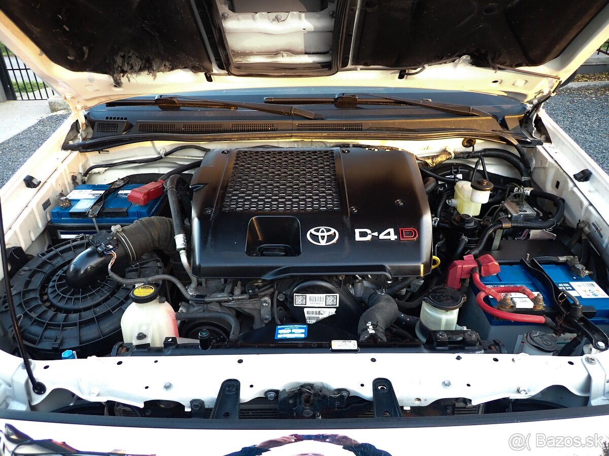 TOYOTA HILUX 2.5 D-4D 4x4 - 2011- 152tis km NAVIJAK-ŤAŽNE- - 19