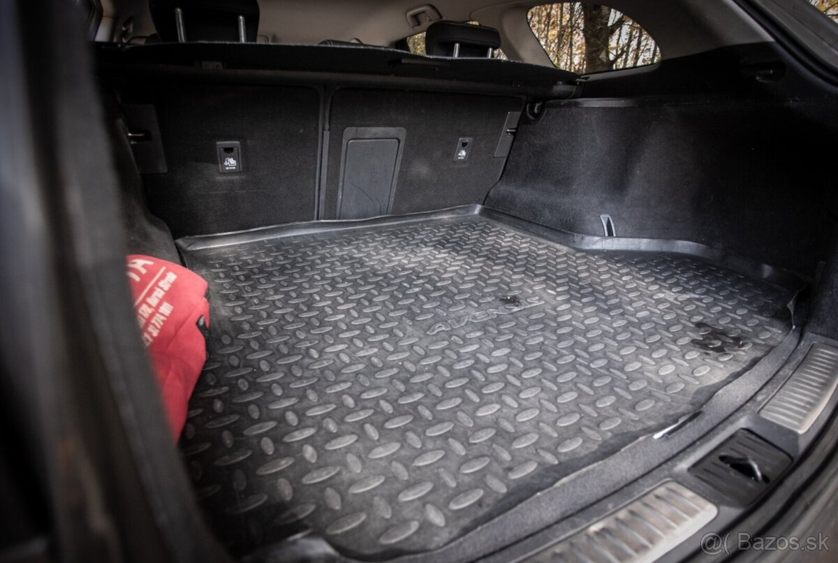 TOYOTA AVENSIS Combi 2.0 105kW 2017 - 19