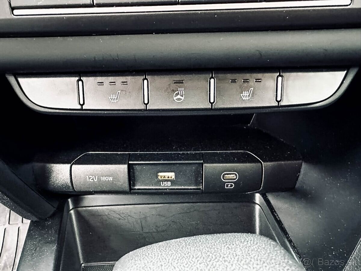 Kia Ceed SW 1.5 T-GDi Silver A/T - 19