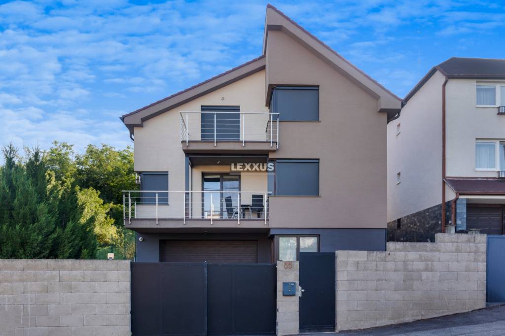 | Veľkorysý 8-izbový rodinný dom s bazénom na Zvončekovej ul - 19