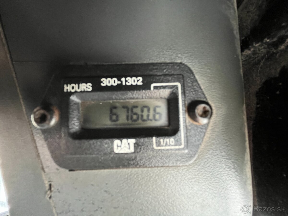 Nakladač smykovy Caterpillar 226B3, Bobcat, JCB, Kramer, UNC - 19