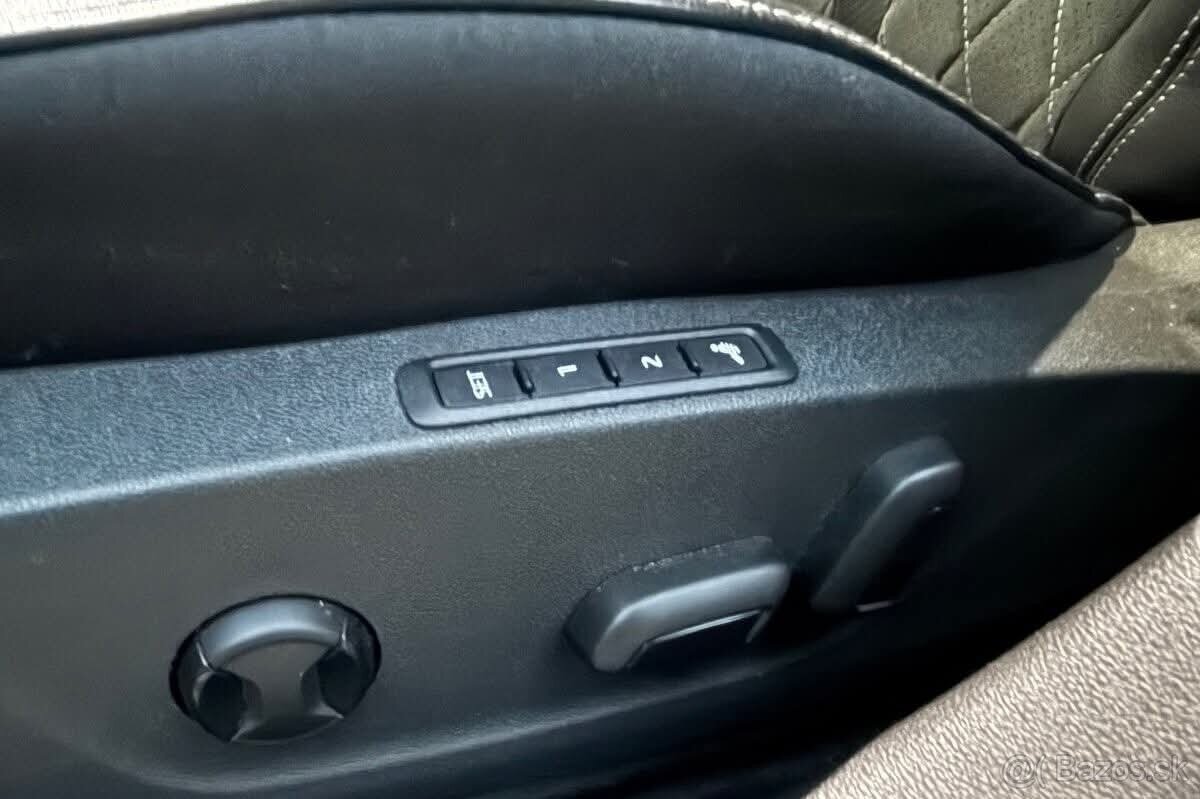 Škoda Octavia Combi vRS TDI 4x4
- 19