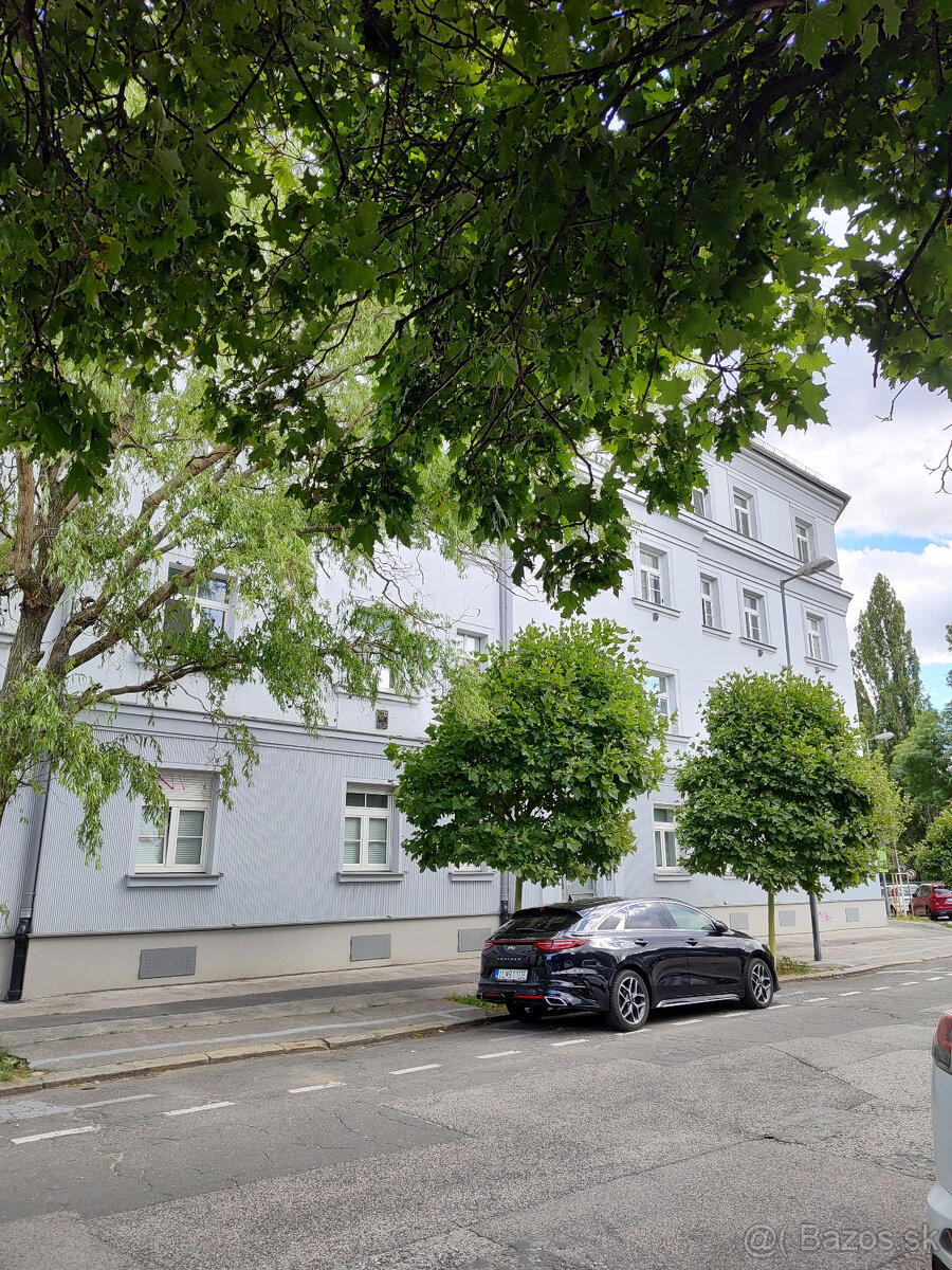 PRENÁJOM: 2 izbový byt, BA I - Staré mesto, Žabotova ulica - 19