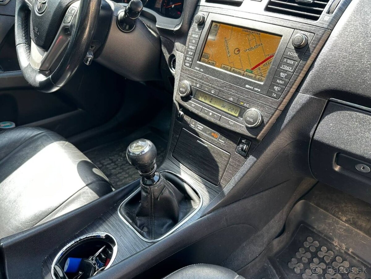 Toyota Avensis combi 2.2 D-4D Exclusive - 19