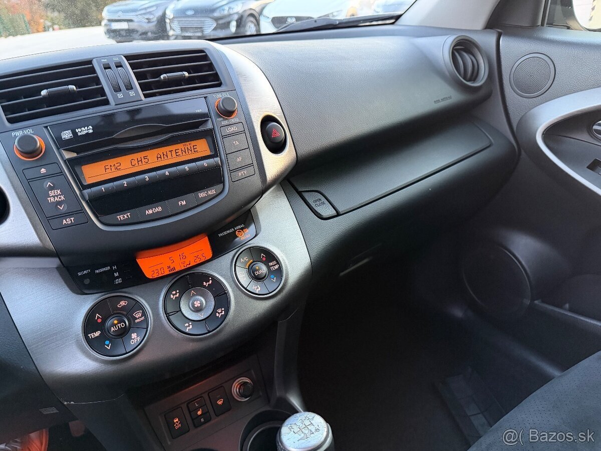 Toyota RAV4 2.2l D-4D 150 Terra - 19