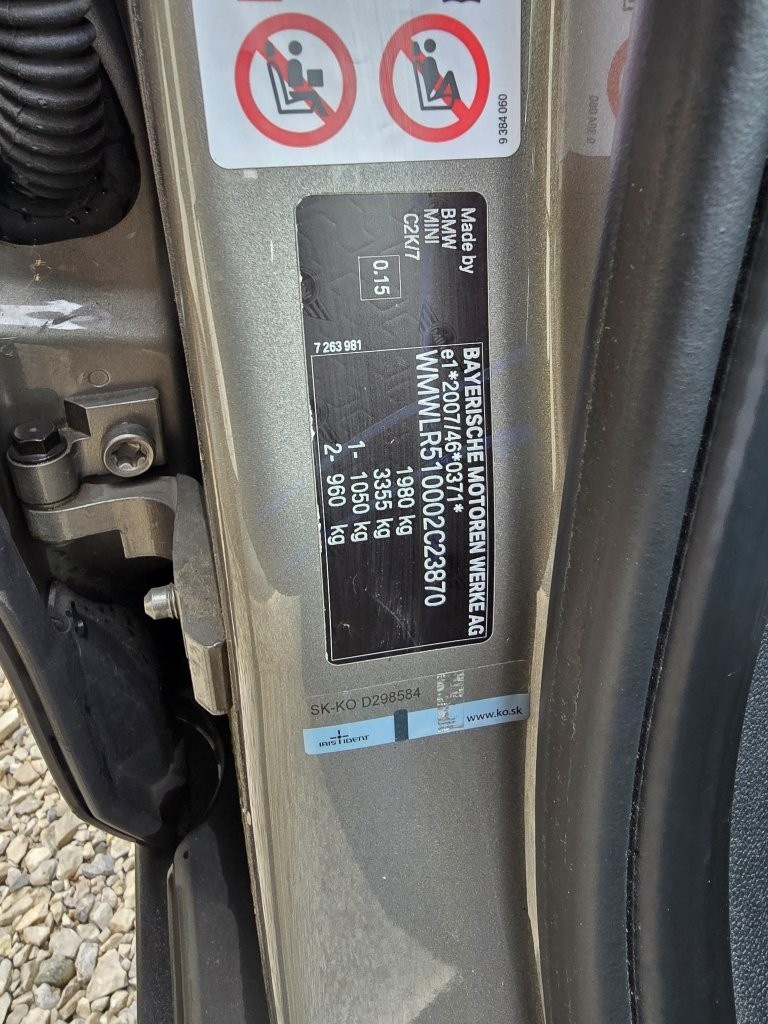 Mini Cooper SD Clubman 140kw Automat, Mesačne: 320€ - 19