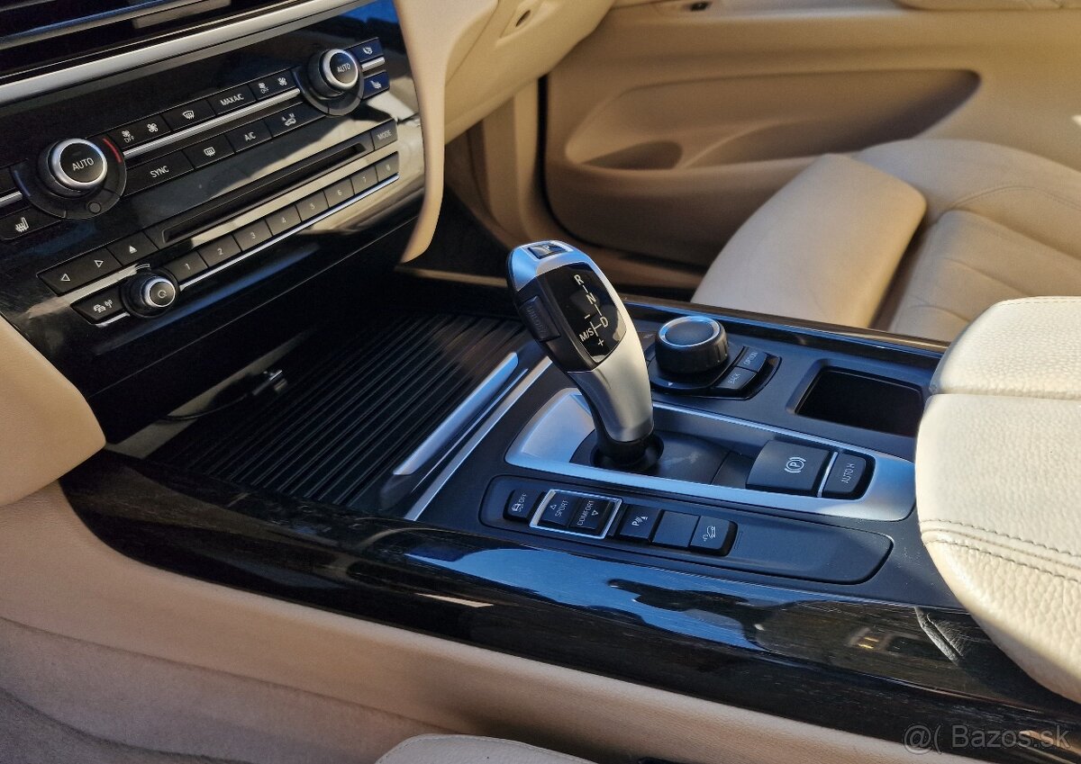 BMW X5 XDRIVE30D A/T - 19