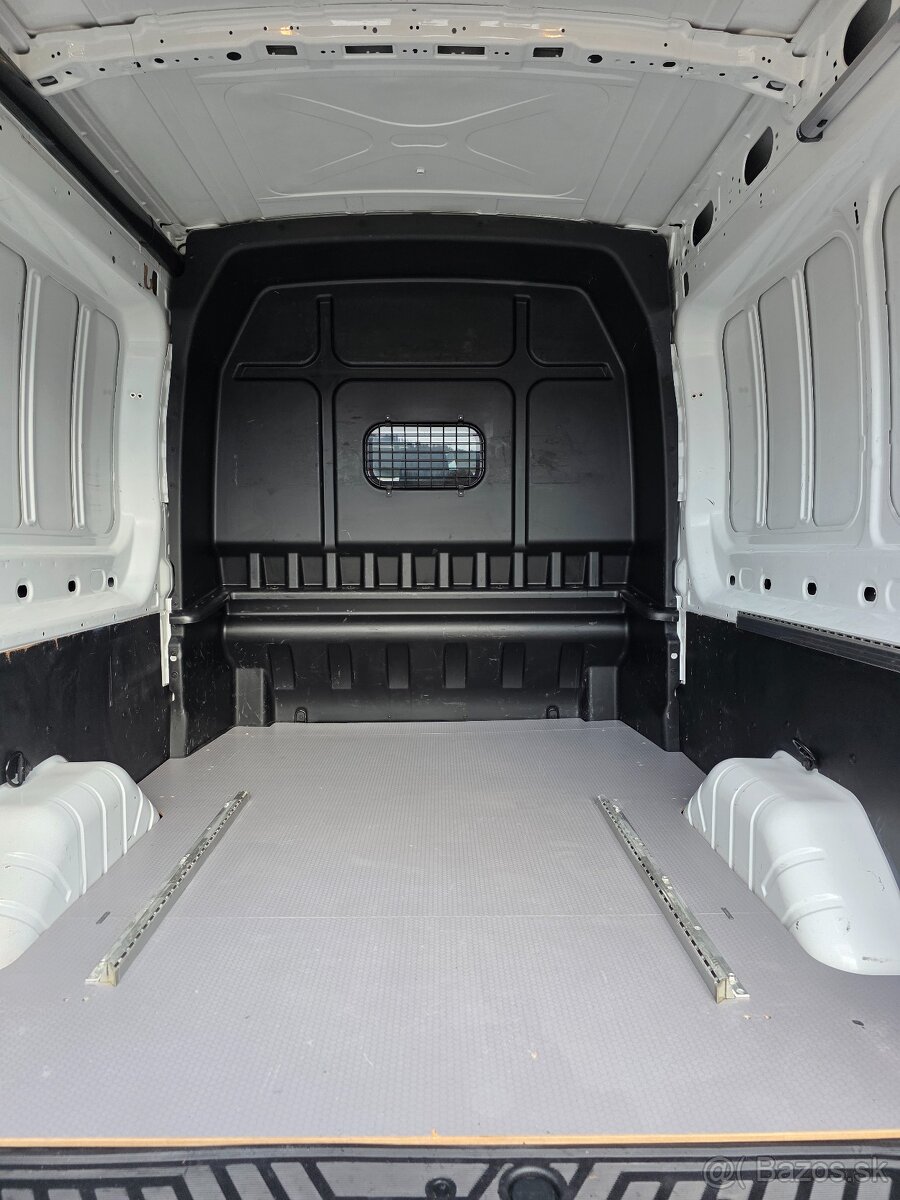 Ford Transit 2,0 TDCi 4X4 6-Miestne L3H2 - 19