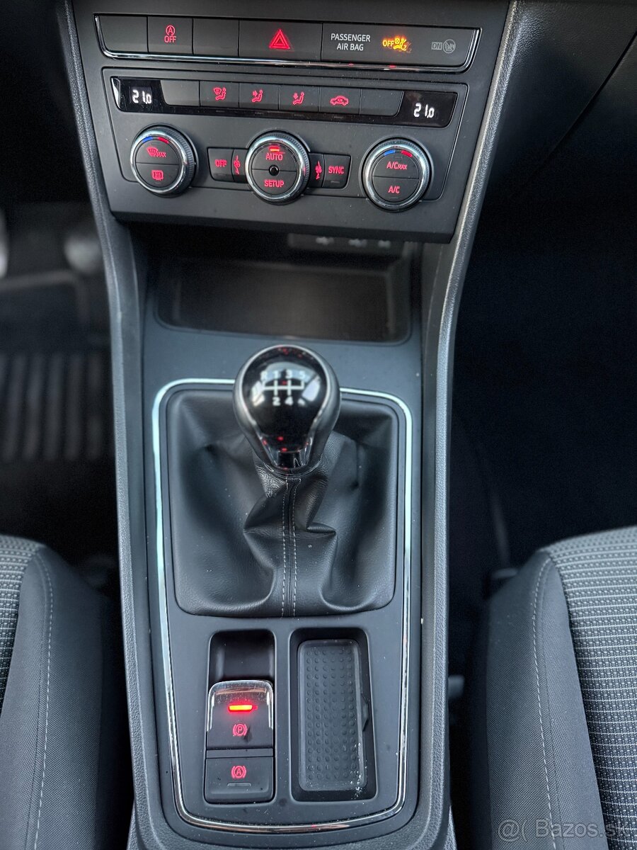 Seat Leon 1.6di Style 2019 LED,Virtual,ACC,Tempomat - 19