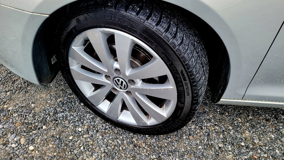 Volkswagen Golf 1,6 TDI CR -77 kw Comfortline - 19