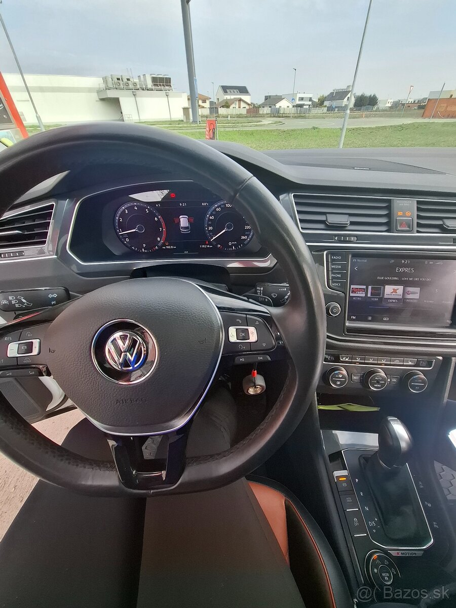 Volkswagen Tiguan 2.0 TSI - 19