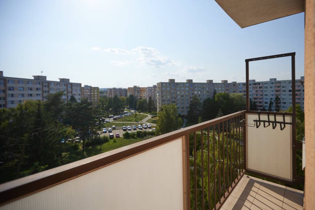 NOVOREKONŠTRUOVANÝ 4 - IZBOVÝ BYT , UL. HUMENSKÁ, TERASA - 19