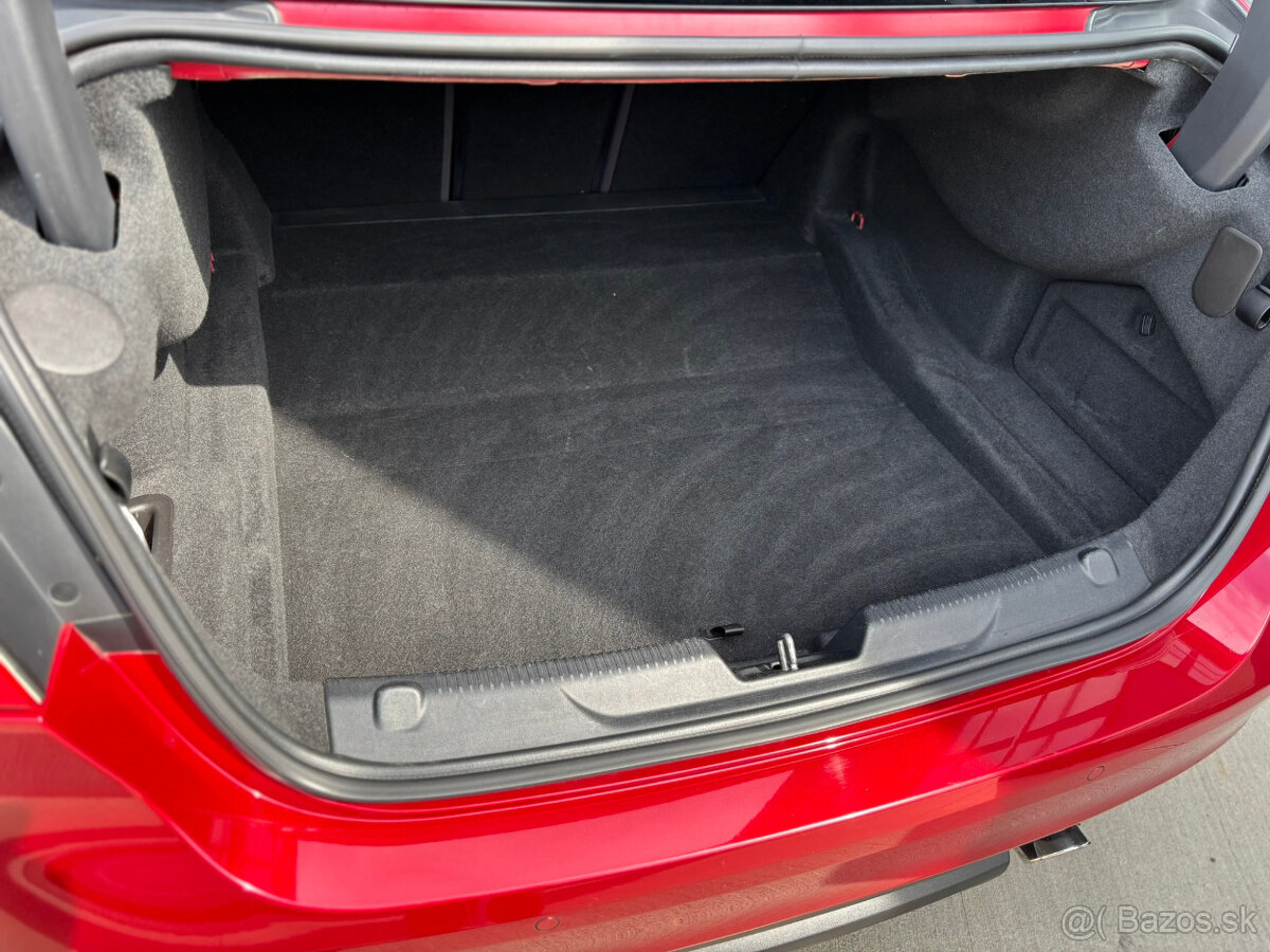 Jaguar XE benzin 2.0 R-Sport AT - 74 000km - 19