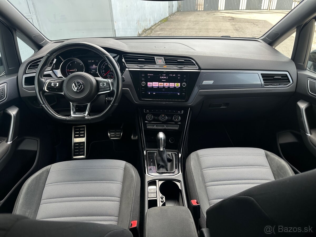 Volkswagen TOURAN 2.0 TDI 110kw DSG R-line 9/2017 - 19