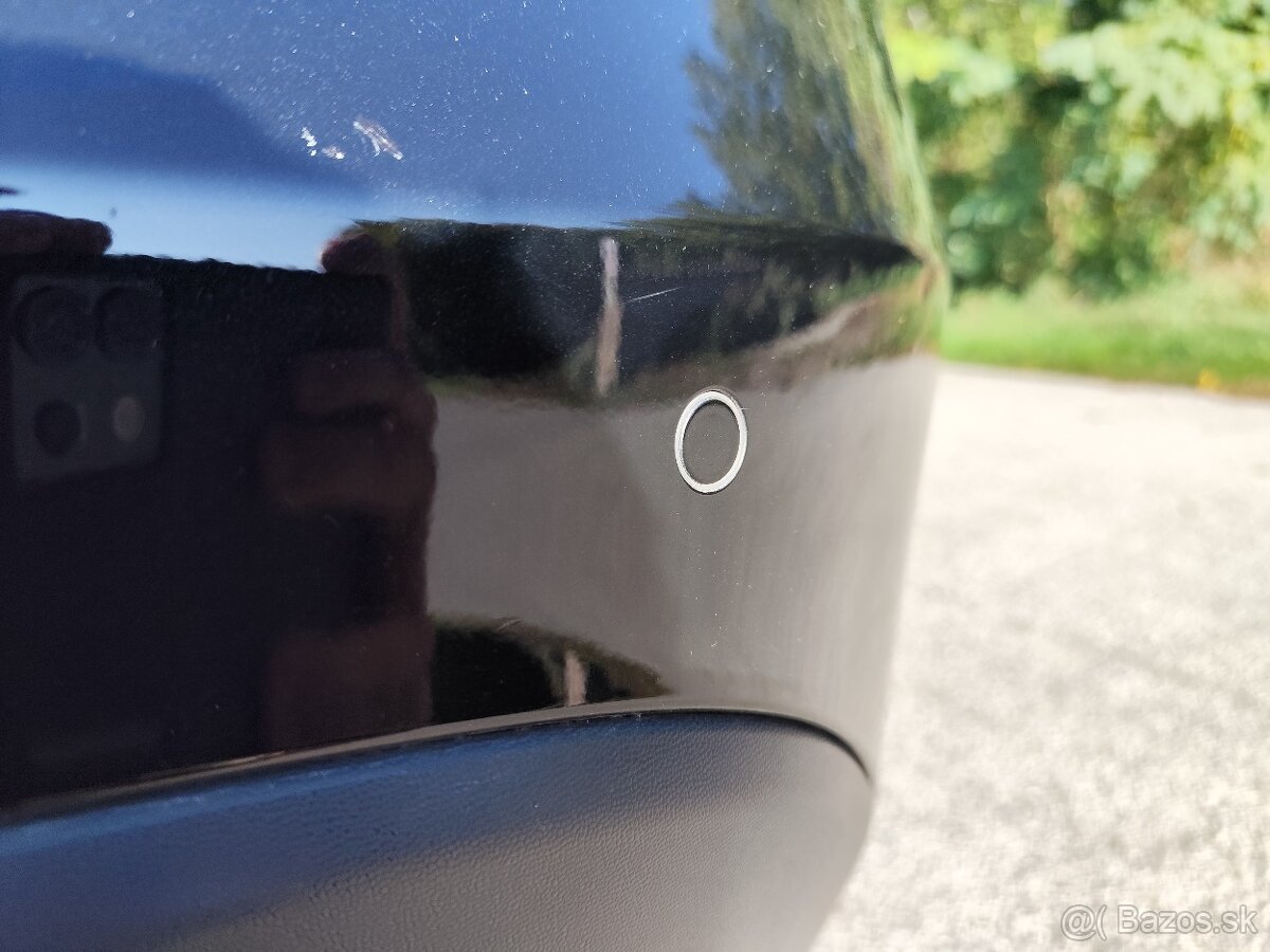 Mercedes-Benz GLA 180d - 19