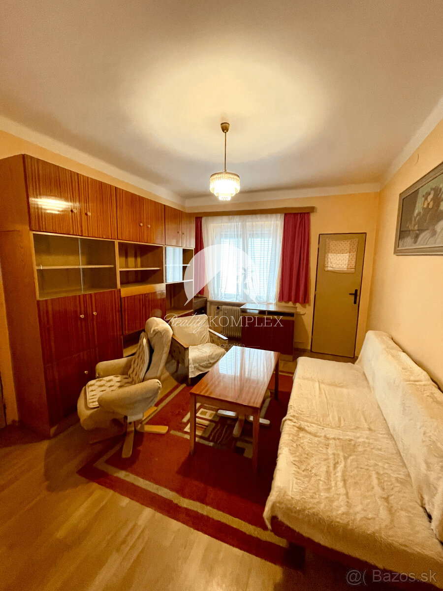 Reality KOMPLEX s.r.o. Vám ponúka priestranný rodinný dom s - 19