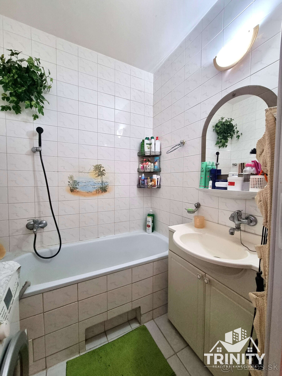 Na predaj veľký 3-izbový byt s balkónom v meste Nové Zámky - 19