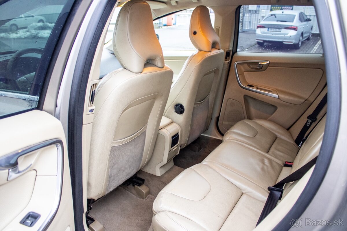 Volvo XC60 2011 - 19