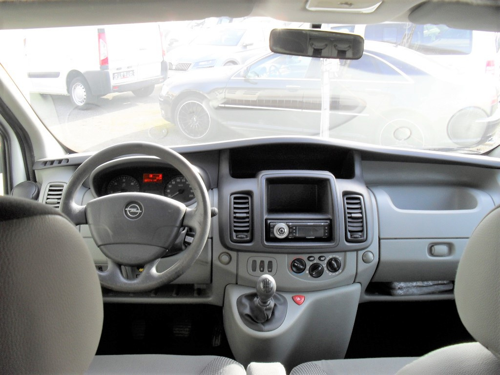 Opel Vivaro 2,0 CDTI 6 Míst Klima 219.000Kč - 19