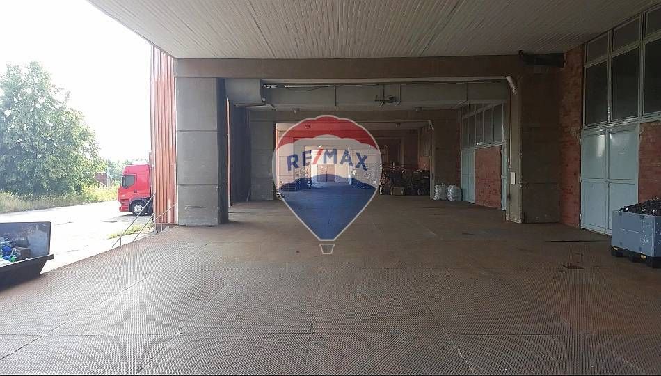 Priemyselný areal 51000m2, Budovy, sklady, výrobné haly, Sn - 19