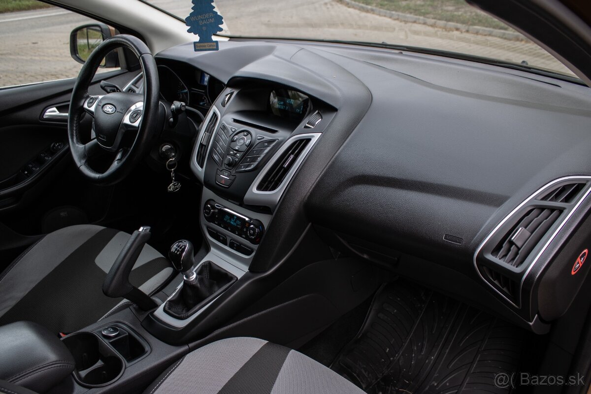 Ford Focus Kombi 1.0 EcoBoost Trend - 19