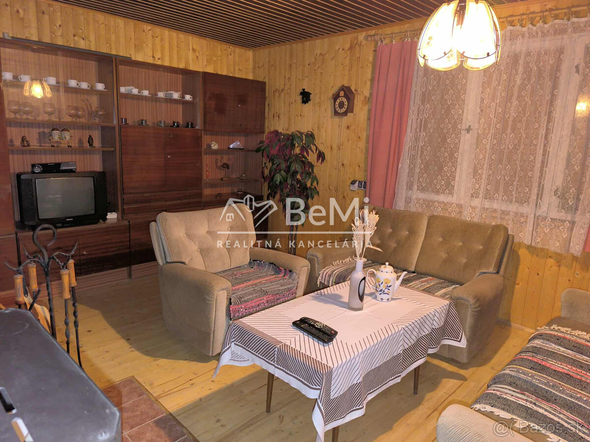 Rekreačná chata s veľkým pozemkom v lese - 19