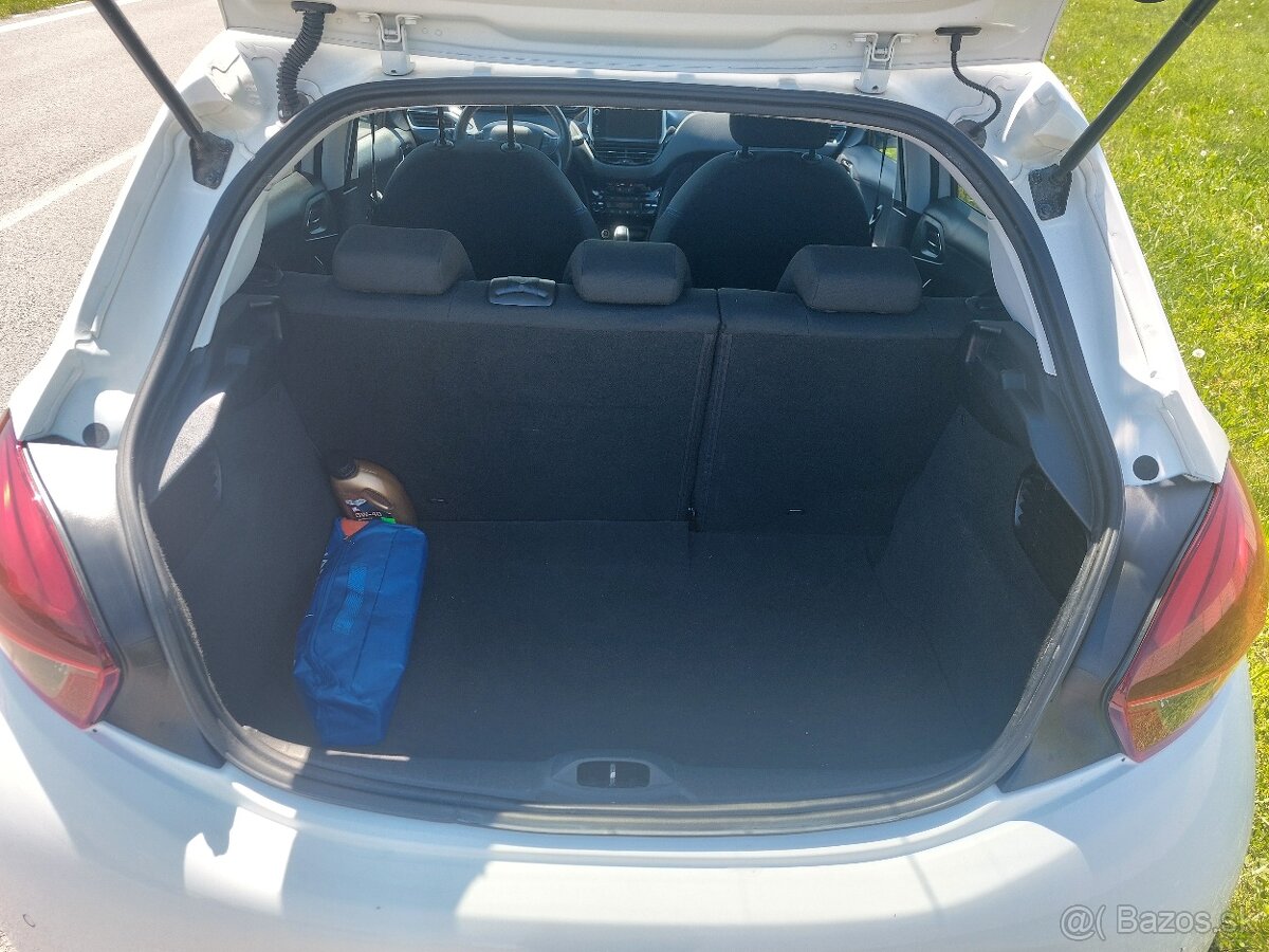 Peugeot 208 1.2 PureTech STYLE - 19