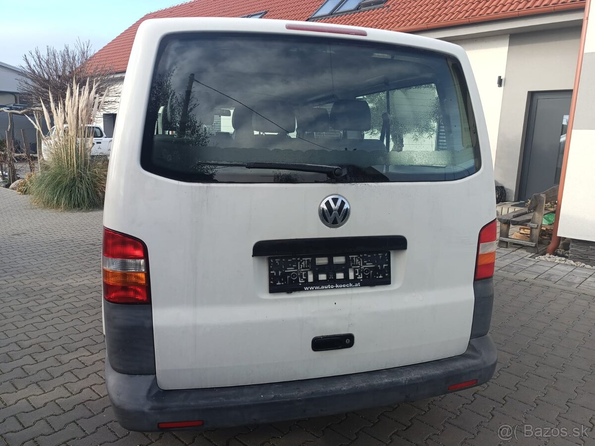 VOLKSWAGEN TRANSPORTER T5 - 9 miestny - 19