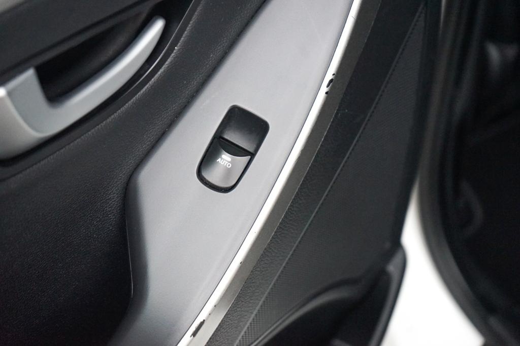 11- Hyundai, i30, 2014, benzín, 1.6i, 99kw - 19