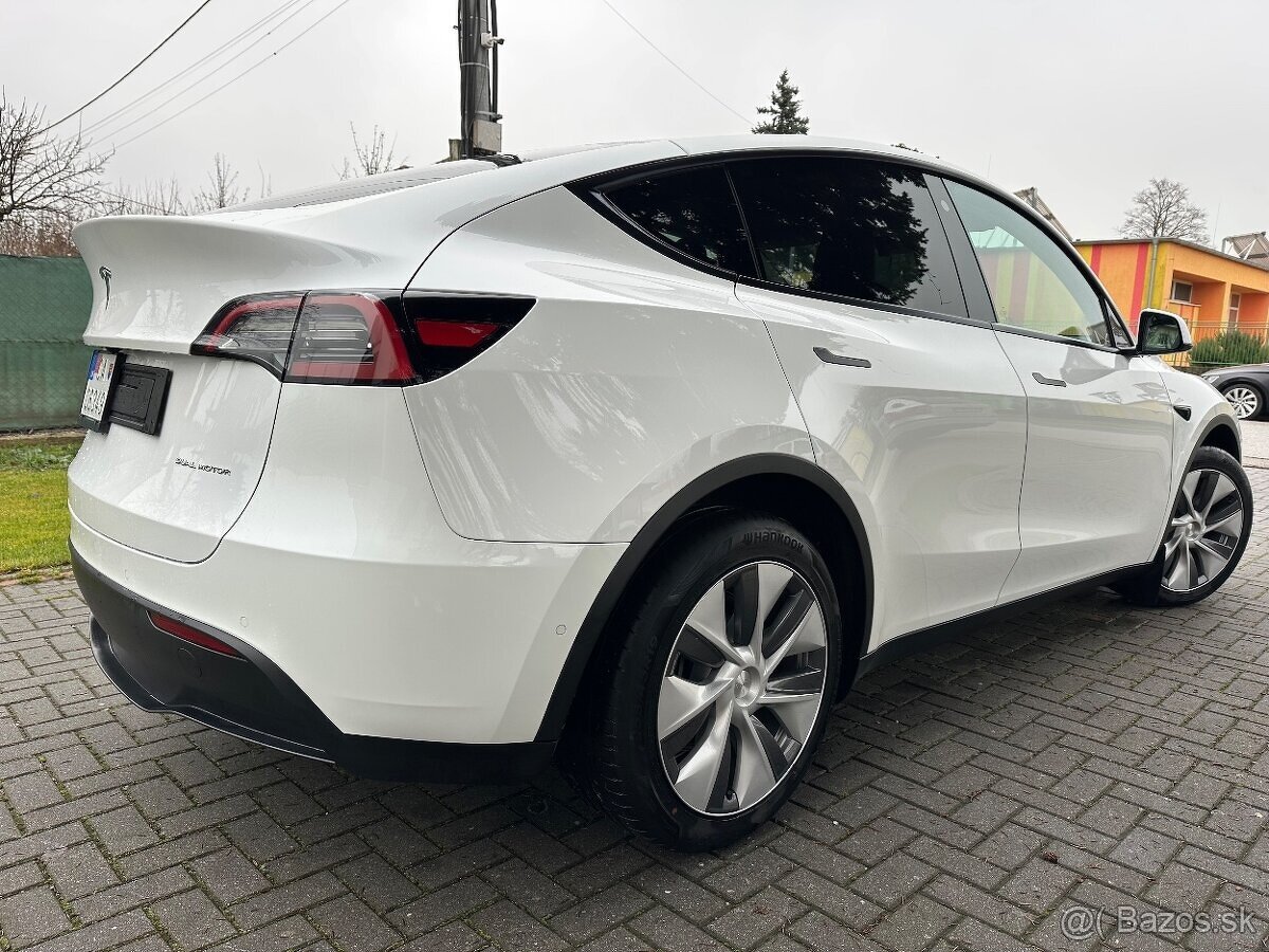 Tesla Model Y Dual Motor LongRange 75kWh 514 k pohon 4x4 - 19