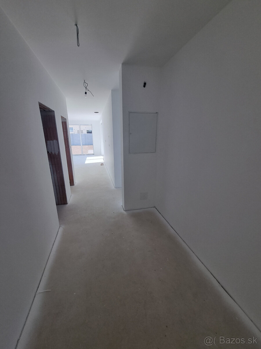 Skolaudovaný RD Za Kaplnkou Prúdy Sereď - 19