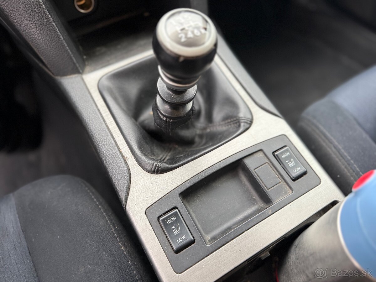 Subaru outback BR benzín 2,5 2010 4x4 - 19