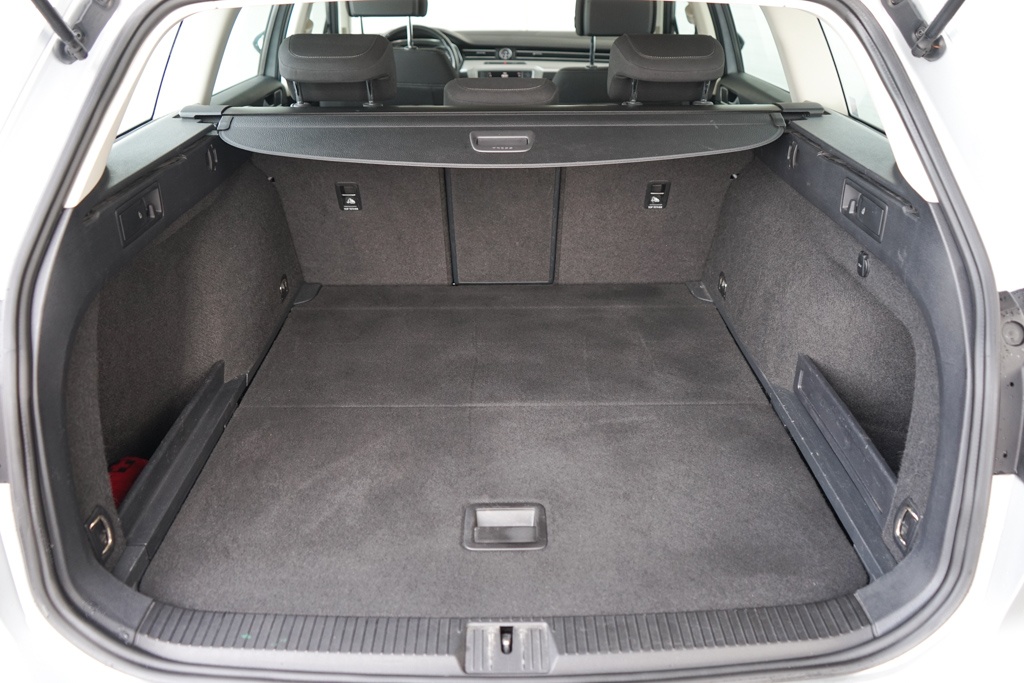 420- Volkswagen, Passat Variant, 2015, nafta, 2.0 TDI,110kw - 19