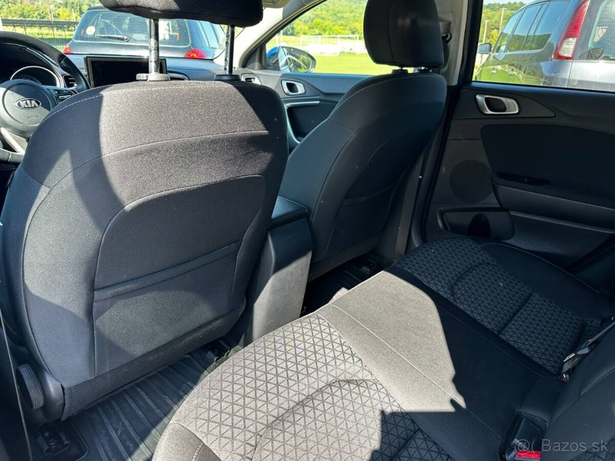 KIA Ceed SW 1.6 CRDi Gold - 19