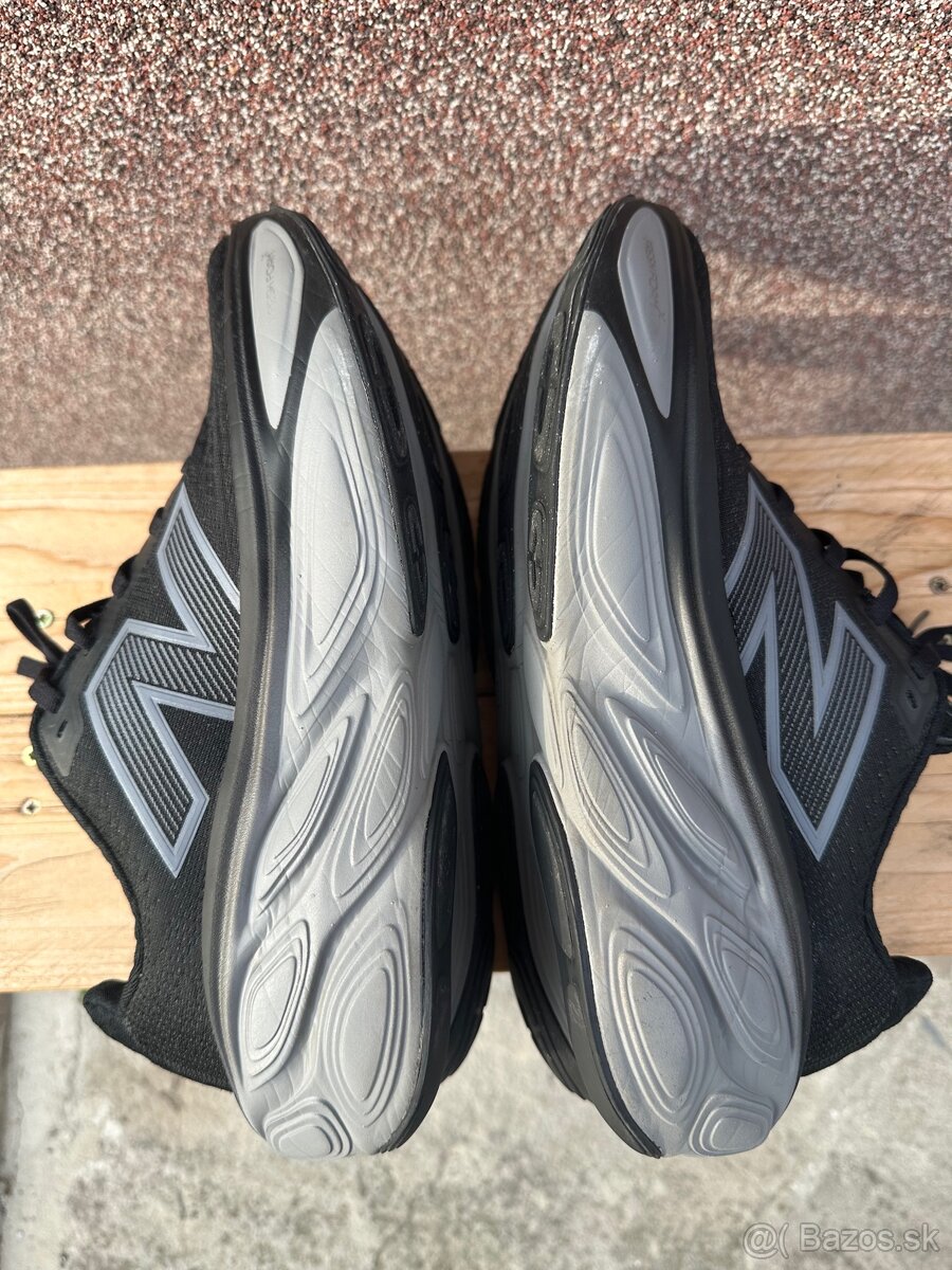 Bezecke tenisky New Balance More V5 - 19