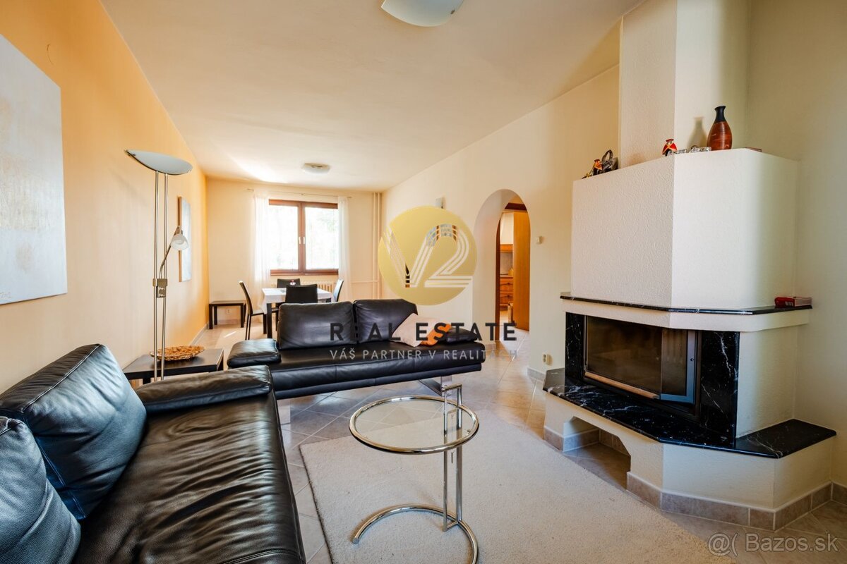 Na PREDAJ 5i rodinný dom s dvojgarážou a hosťovským domom, N - 19