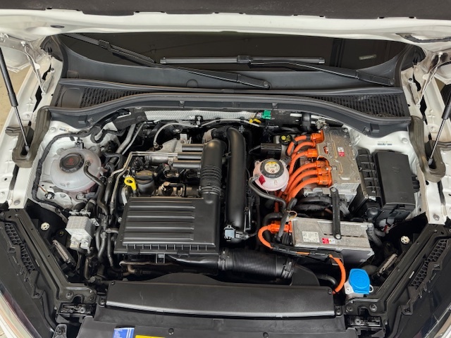 Skoda Superb Combi 1.4 TSI L&K - Hybridné - Automatická - 1 - 19