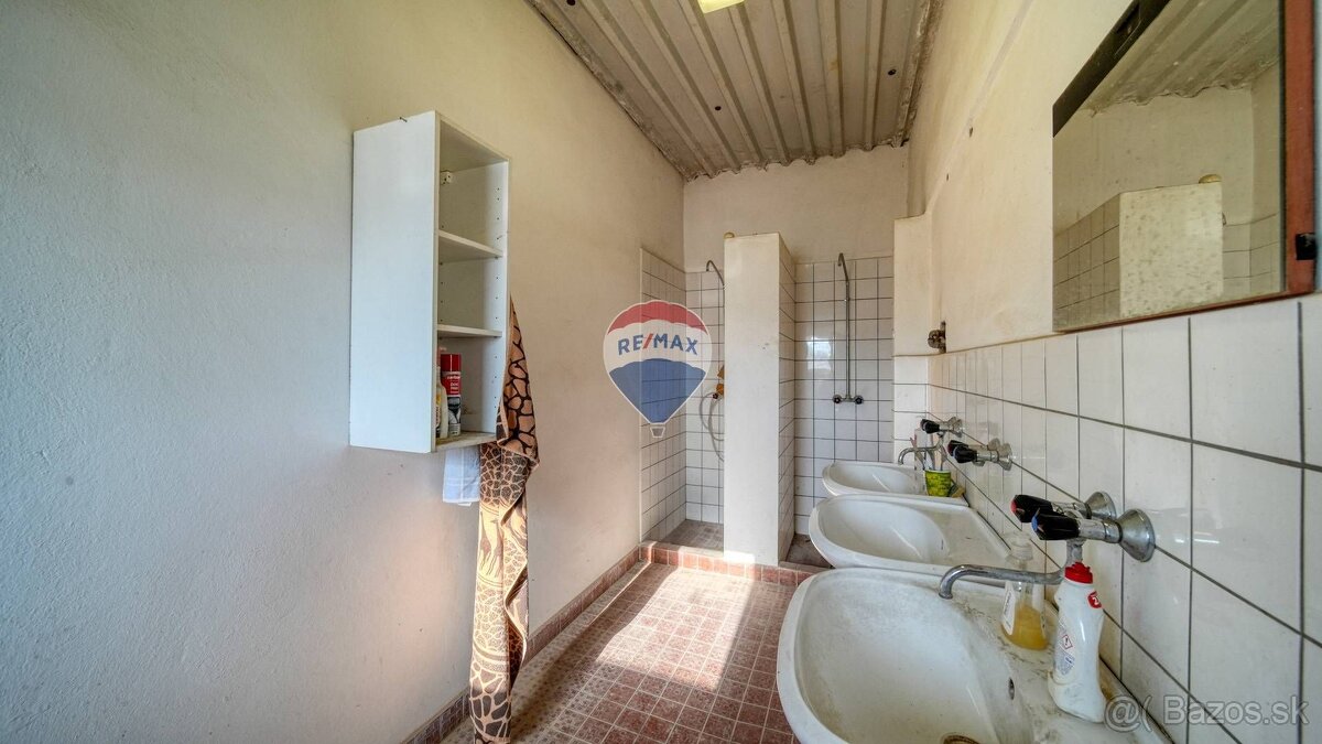 Priemyselný areál na predaj, Rakovice - 19