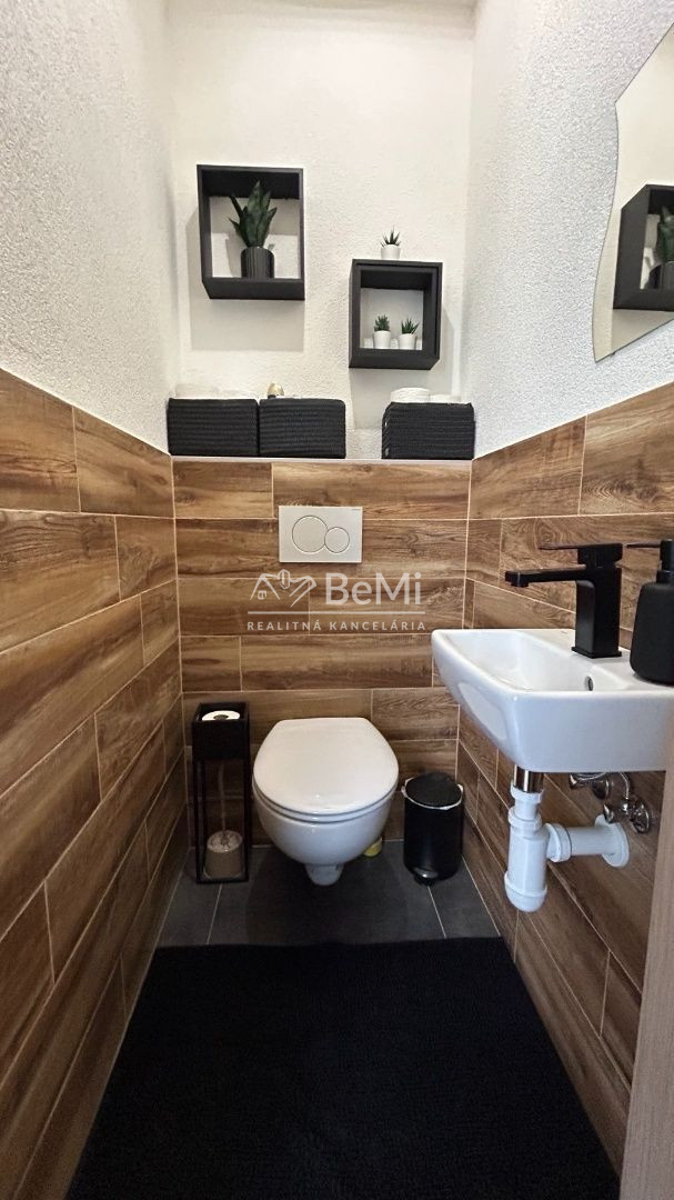 3 izbový byt, Banská Bystrica, terasa, vírivka, parkovaníe - 19