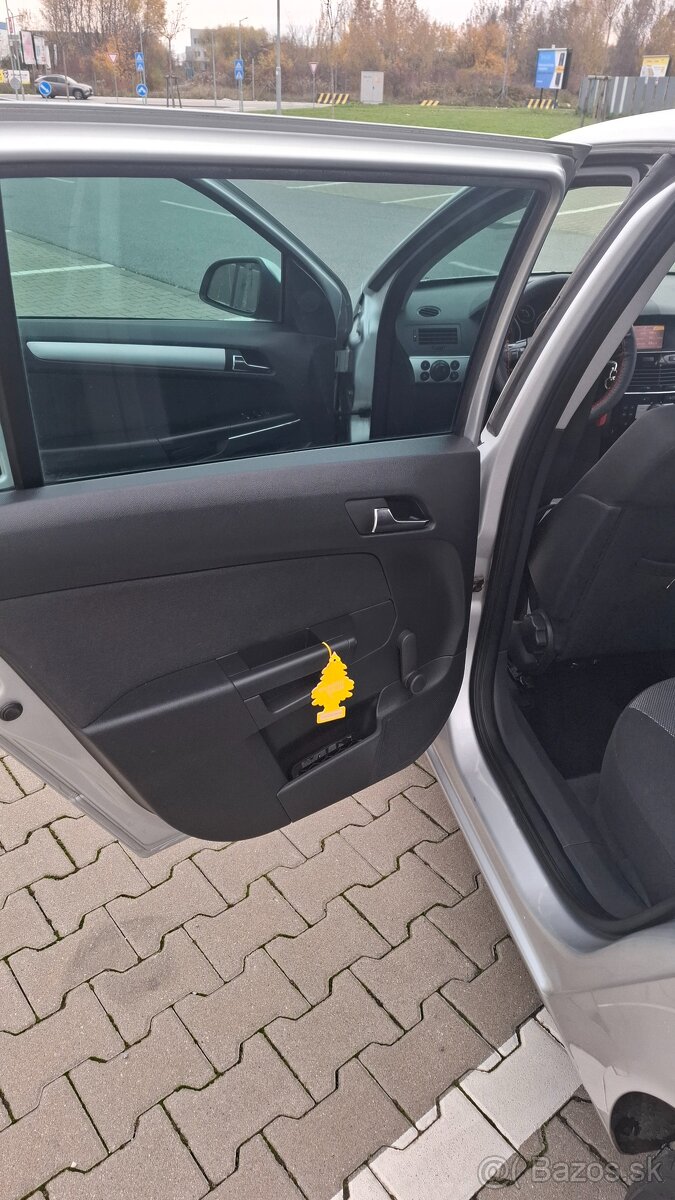 Opel Astra Statio Wagon - 19