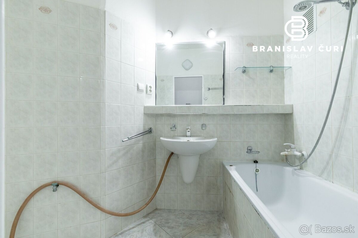 REZERVOVANÉ - PREDAJ 3-IZBOVÉHO BYTU V PÔVODNOM STAVE - Palá - 19