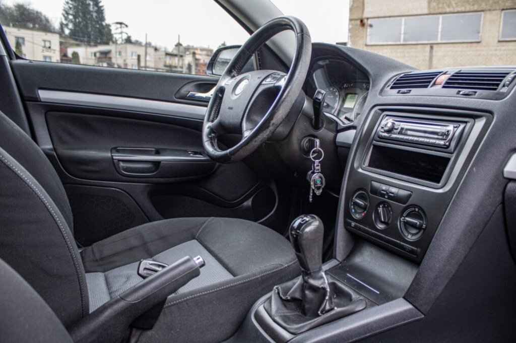 Škoda Octavia 2 z roku 2007 - 19