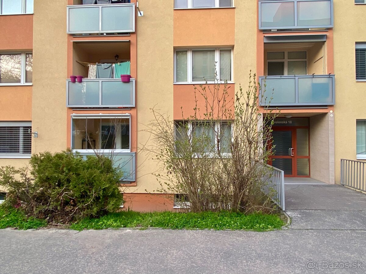 Veľký 3izbovy byt na prenájom - 19