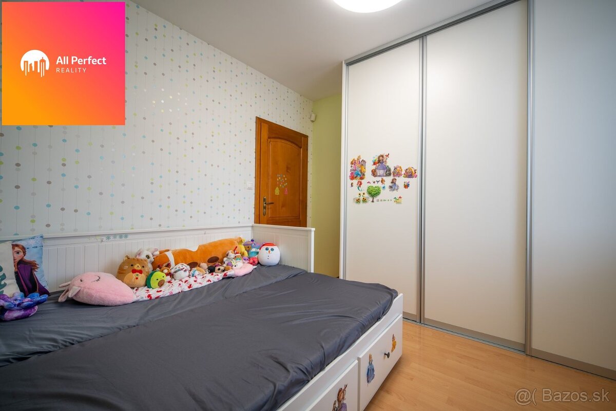 Na predaj rodinný dom s bazénom v Opoji - 19