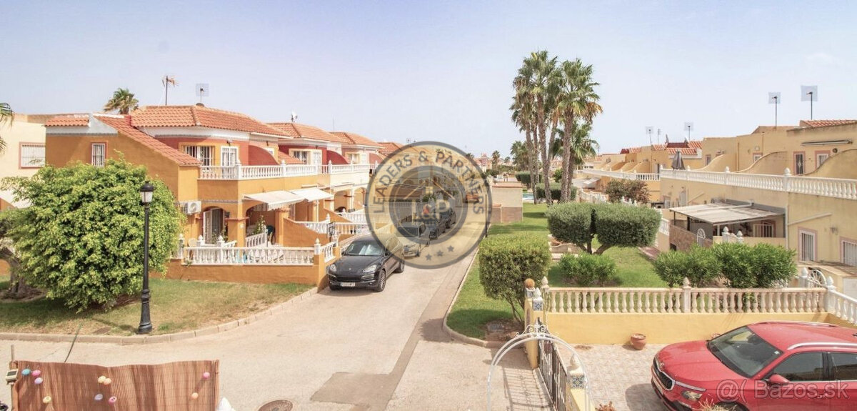 Radový dom 3+kk s bazénom Orihuela Costa, Španielsko - 19